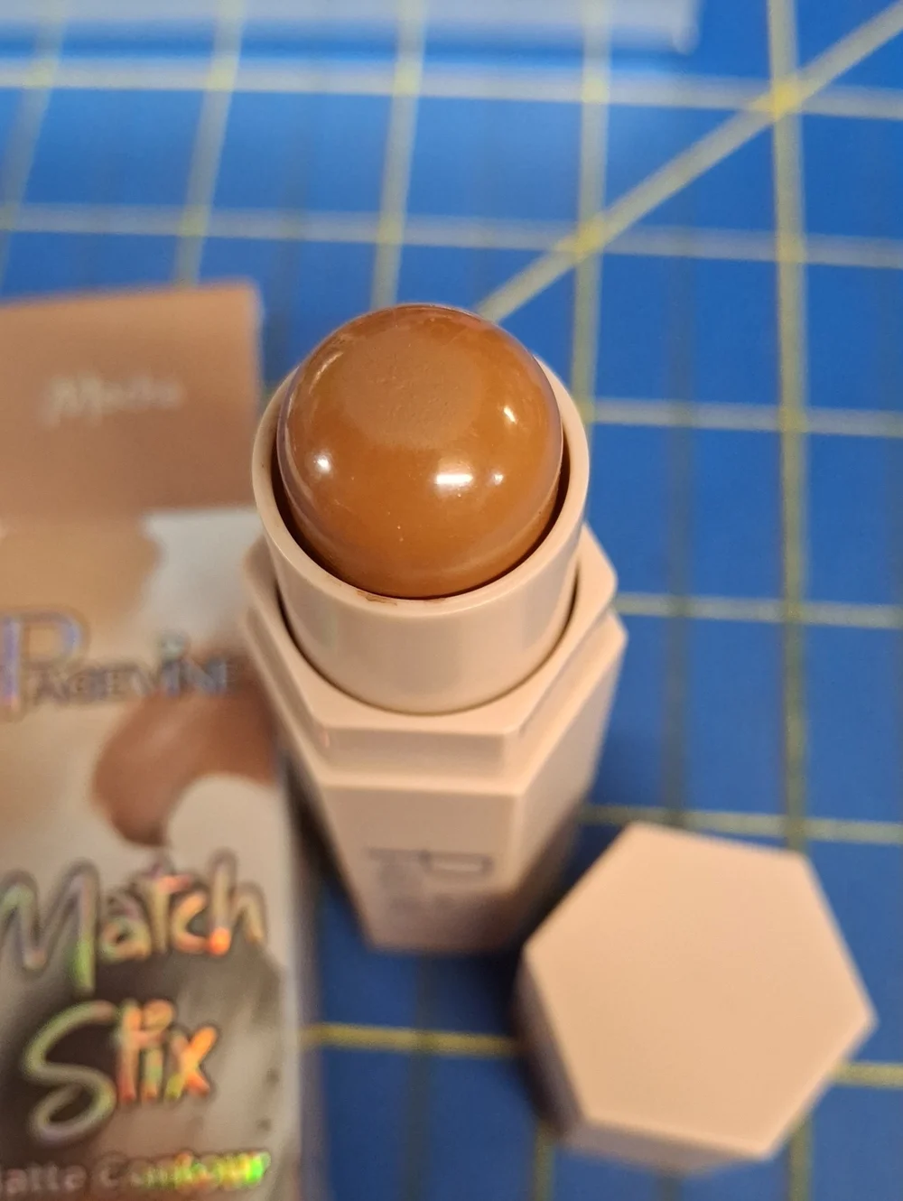Pagevine Match Stix 7.1g New In Box - 04 Mocha